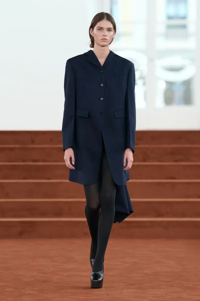 Look 12